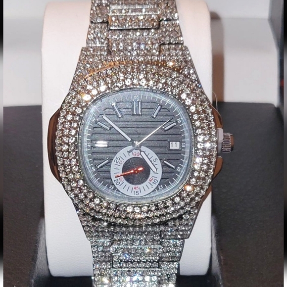 Mens Luxury Hiphop Full Ice Simulated Diamonds (CZ) Quartz Movement Watch - Picture 4 of 11